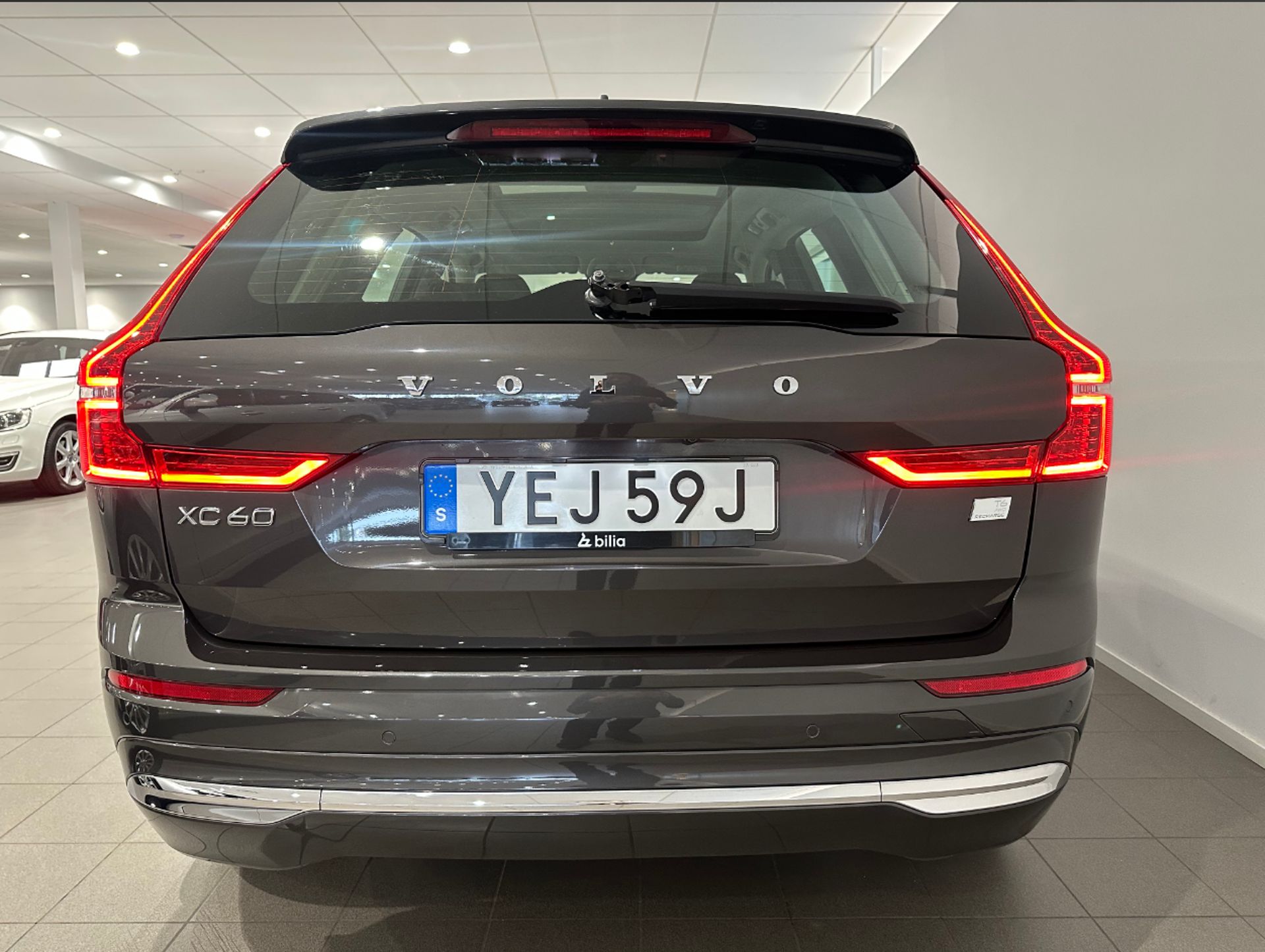 Volvo XC60 Recharge T6 Core Edition 2024, photo 5/10