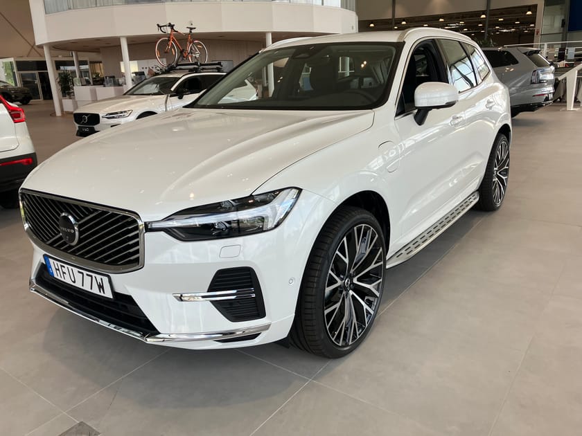 Bild 2 av Volvo XC60 T6 Plus Bright Nordic Edition, Runningboard, Stötfångarskydd, Backkameraspolning