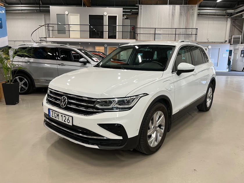 Bild 1 av Volkswagen Tiguan eHybrid LADDHYBRID 1.4TSI AUT Elegance(drag+värmare)2.99% Ränta