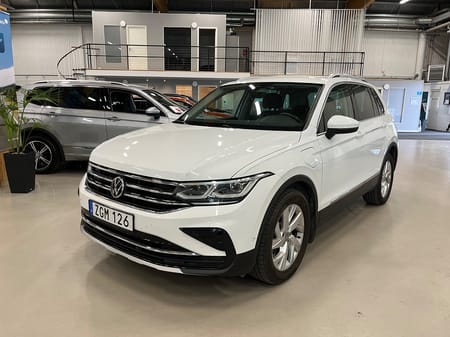 Volkswagen Tiguan eHybrid LADDHYBRID 1.4TSI AUT Elegance(drag+värmare)2.99% Ränta