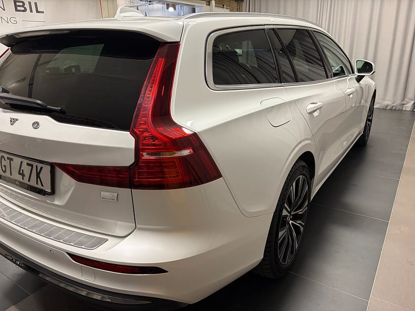 Bild 4 av Volvo V60 Recharge T6 AWD Core Edition Inkl. Vinterhjul Dragkrok