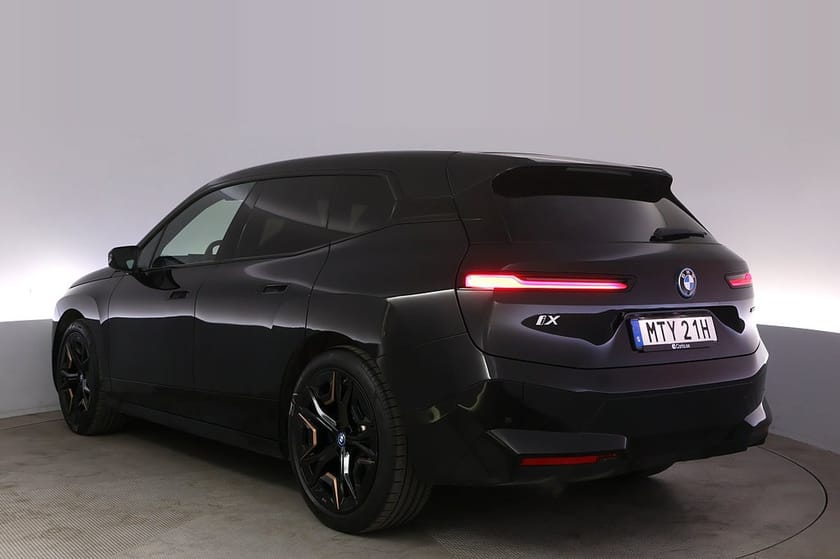 Bild 4 av BMW iX xDrive40 Sport Laser Pano DAP HK 360 Drag 22'' fälg