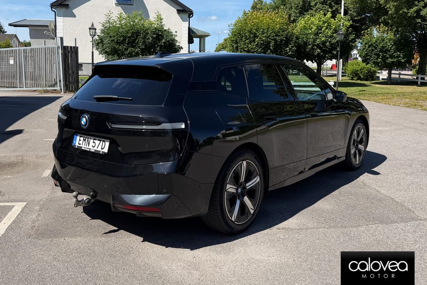 Bild 4 av BMW iX xDrive40 326hk 4WD Automat - Sportpaket, Elinfällbar dragkrok