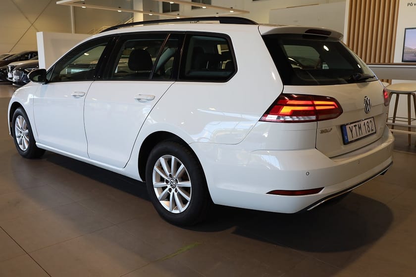 Bild 3 av Volkswagen Golf Sportscombi 1.0 TSI AUT Drag Kamera Pluspaket PDC