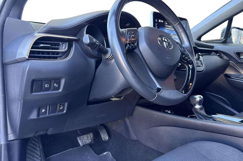 Bilde 4 av Toyota C-HR Hybrid Lounge Tech I Komplett service I Meget velholdt