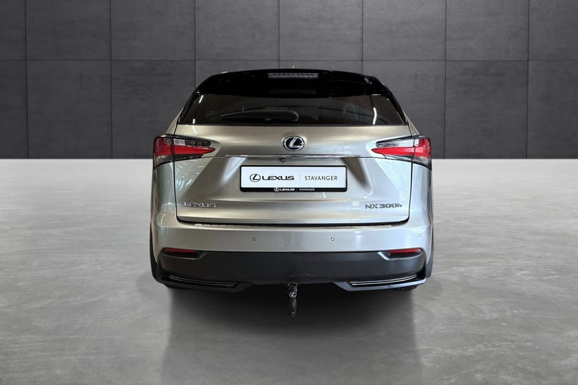Bilde 4 av Lexus NX 300h AWD 2.5 H Automat (E-CVT) 4WD Luxury
