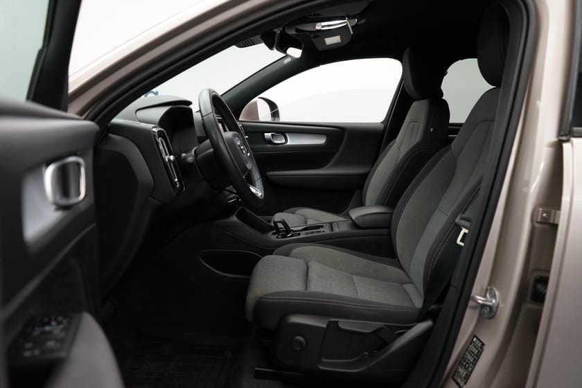 Bild 5 av Volvo XC40 B4 FWD Bensin Core SE II, Navigation, Baklucka elmanövrerad