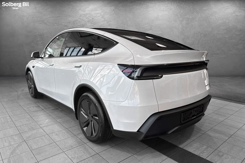 Bilde 5 av Tesla Model Y Long Range AWD | 600 km WLTP | Pano | 360° | Bakskjerm