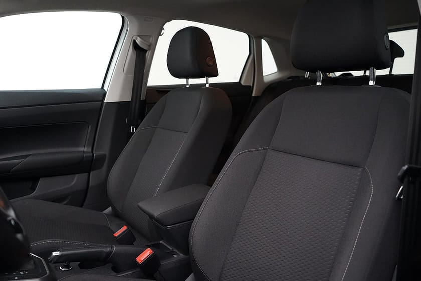 Bild 5 av Volkswagen Polo TSI / Pano / CarPlay / LED / Keyless / Beats