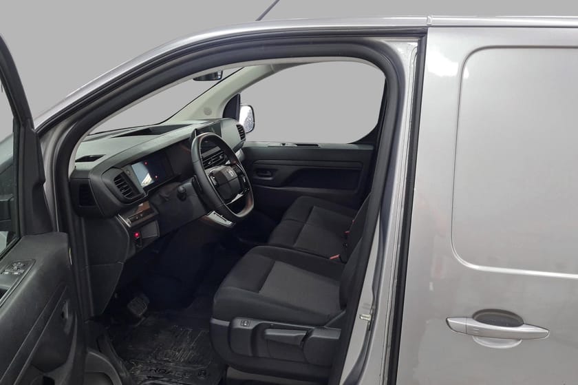 Bilde 4 av Toyota Proace Electric 75 L1 Comfort Plus - Demobil - Hengerfeste