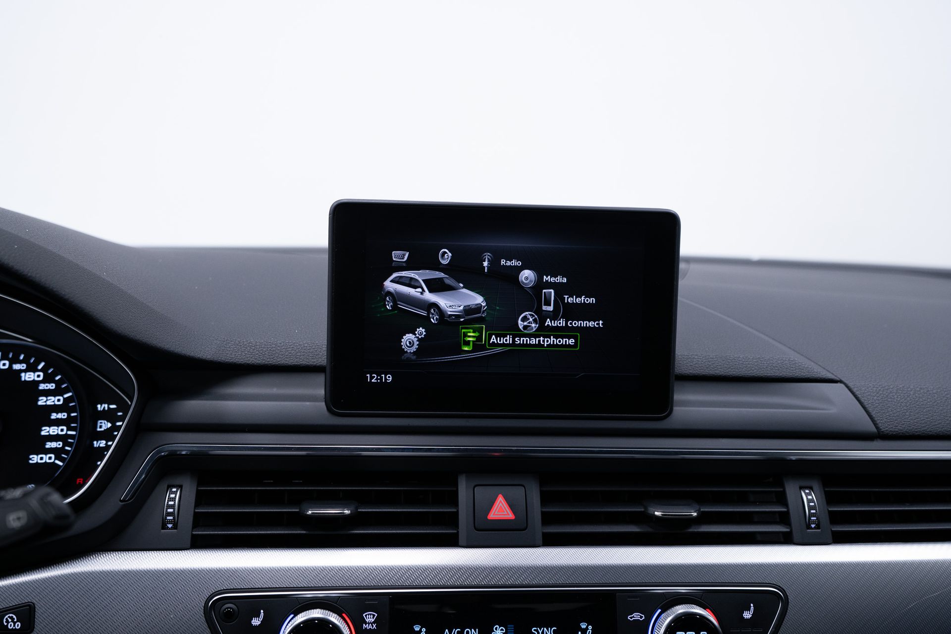 Audi A4 2.0 TDI quattro 2018, photo 3/14