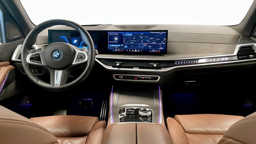 Bild 4 av BMW X5 xDrive50e M Sport Pro Inno Comf plus Exclusiv SkyLounge 22"