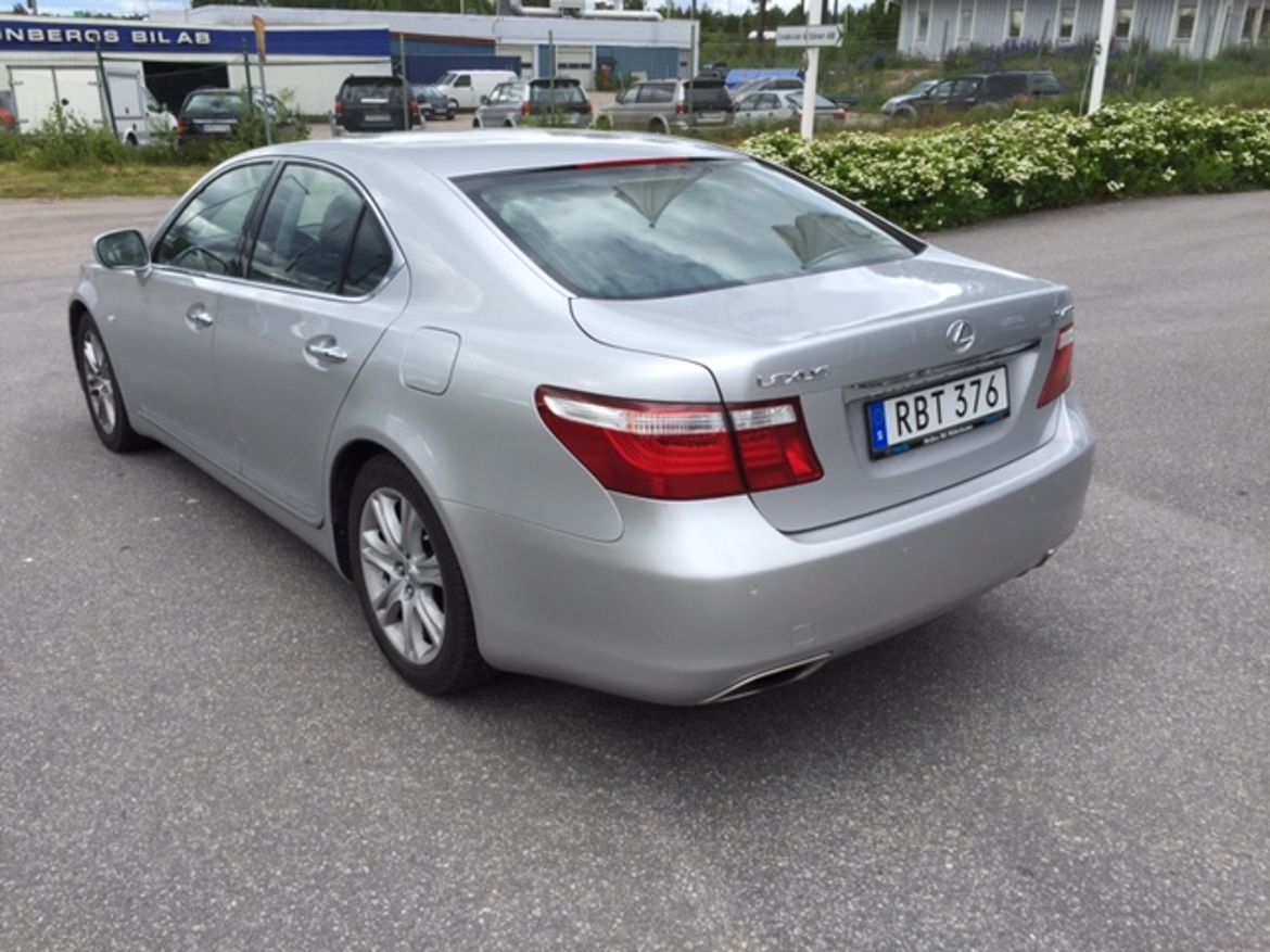 Lexus LS 460 4.6 V8 Automatic, 8-trins, 381ps, 2007