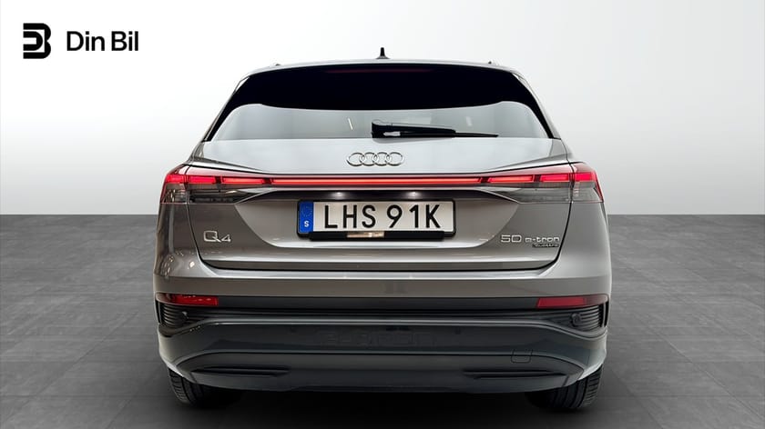 Bild 5 av Audi Q4 50 e-tron quattro 299HK NAV Backkamera Black Optik