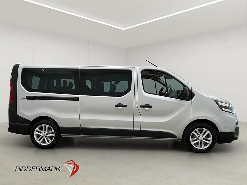 Bild 2 av Nissan Primastar Crew Lång Drag B-kam LED 9-Sit CARPLAY Moms