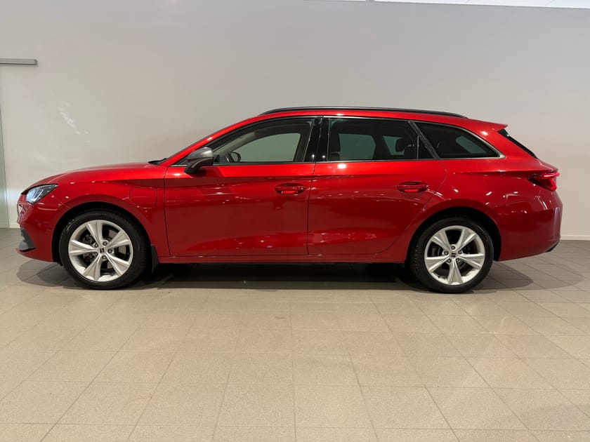 Bild 3 av SEAT León Sportstourer e-Hybrid / Dargkrok / Backkamera / Navigation /