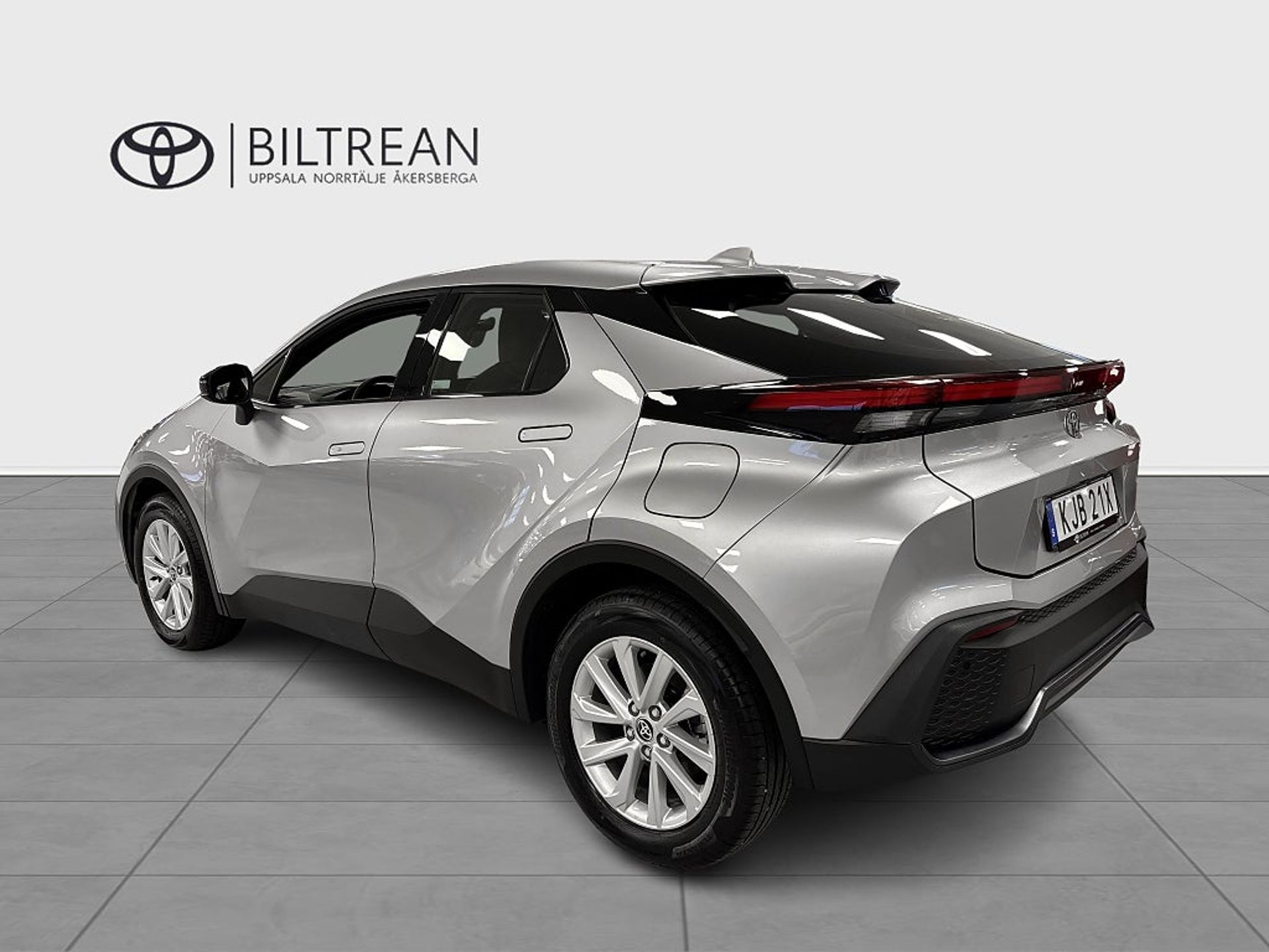 Toyota C-HR 2025, photo 2/10