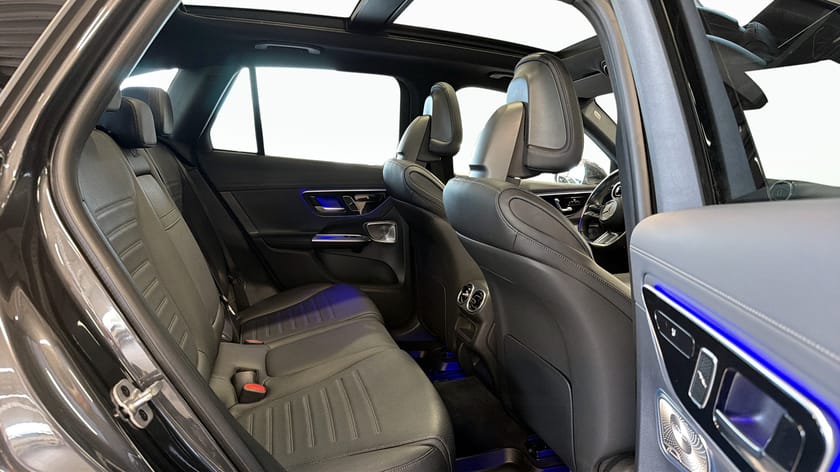 Bild 5 av Mercedes-Benz GLC 300 e 4MATIC SUV AMG Line Drag Pano Värmare