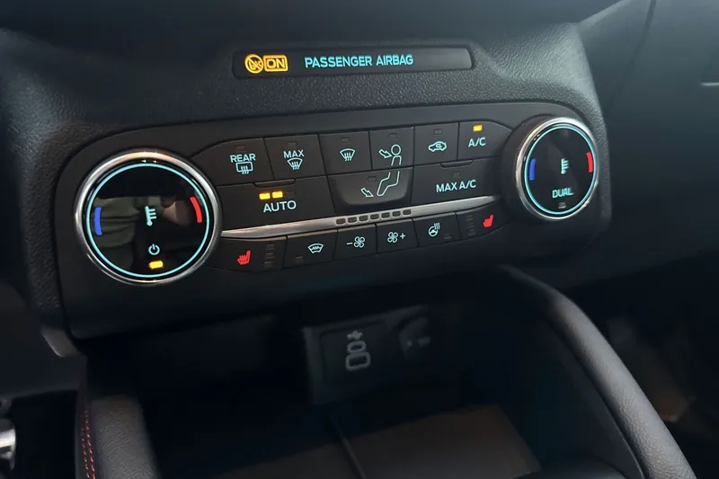 Ford Kuga Plug-In Hybrid bilde 16
