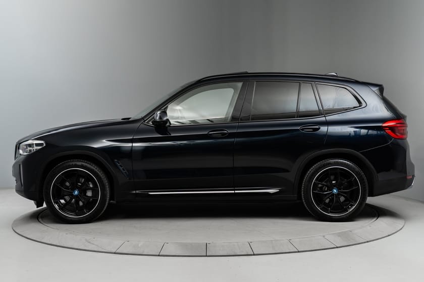 Bilde 2 av BMW iX3 Fully Charged