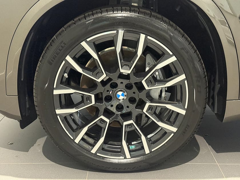 Bild 5 av BMW X5 xDrive50e M Sport M-Sportstol Drag Adpt FartH H/K HuD