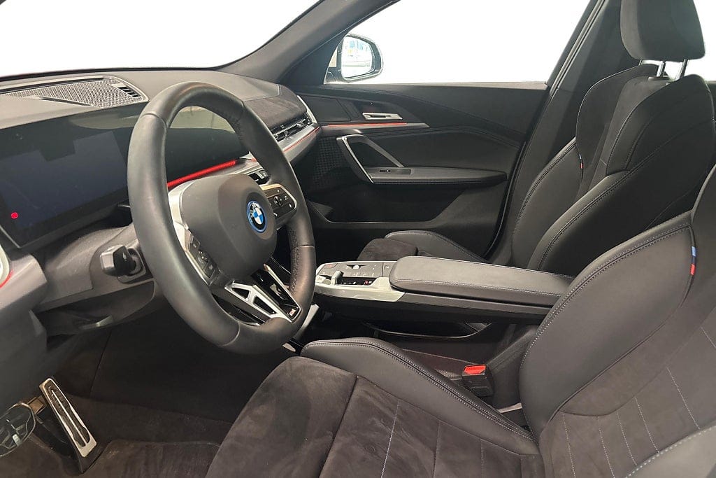 BMW iX2 xDrive30, 306ps, 2026
