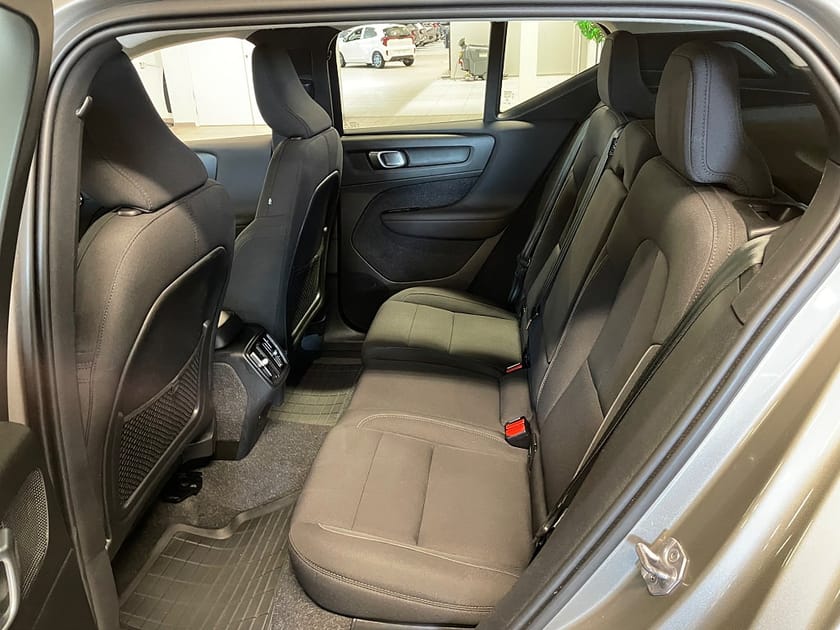 Bild 4 av Volvo XC40 B4 Geartronic Momentum Advanced Navi Pro Edition