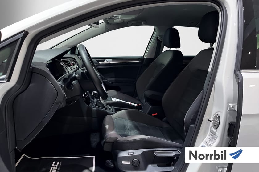 Bild 5 av Volkswagen Golf Alltrack TSI 180 DSG 4Motion Cockpit/Drag/värmare