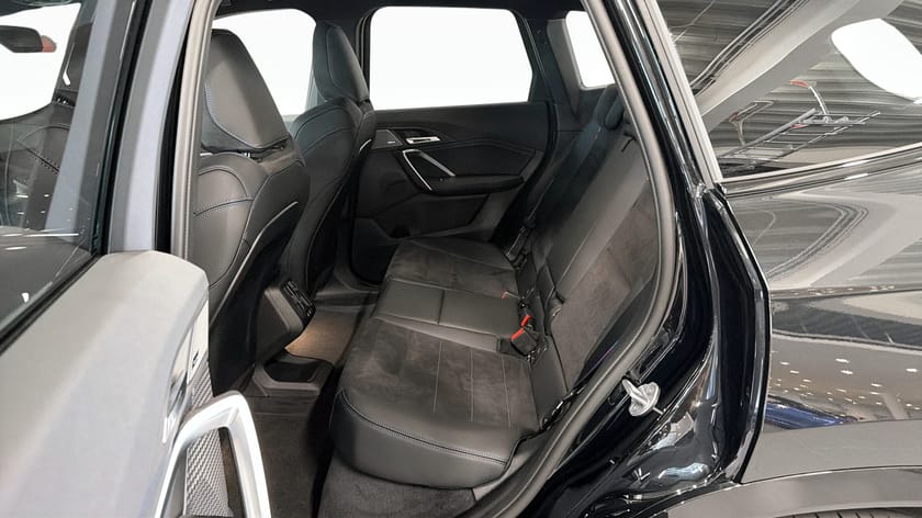Bild 5 av BMW iX1 xDrive30 M Sport H/K Drag