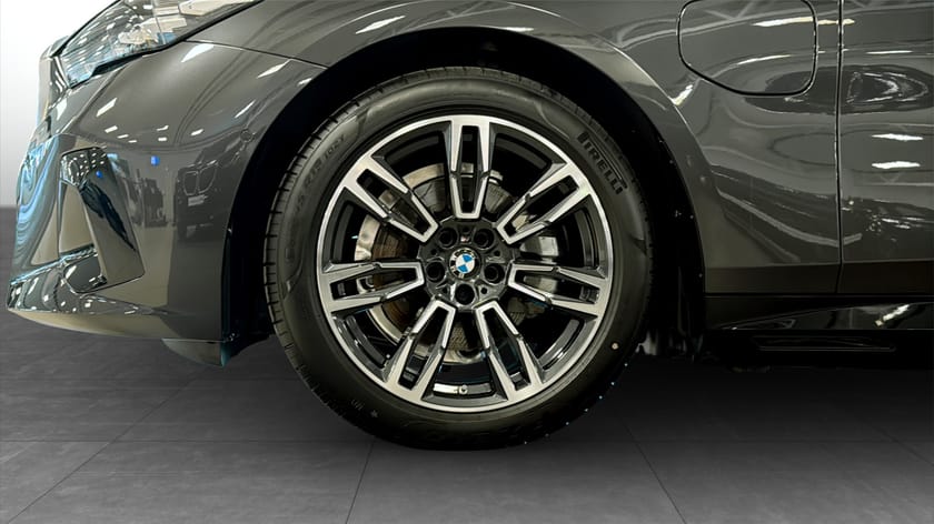 Bild 4 av BMW 530e xDrive Touring M Sport Active Tonat Drag