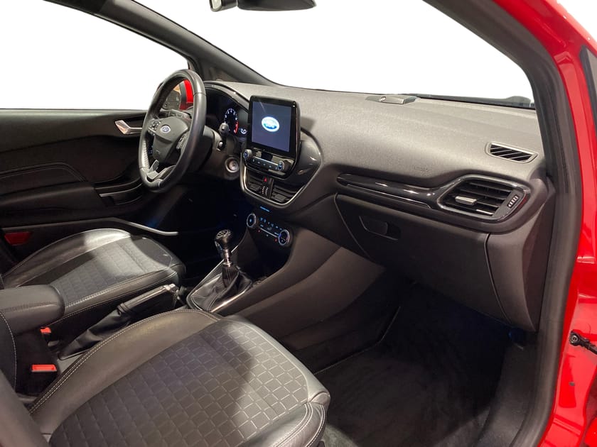 Bild 4 av Ford Fiesta Active 1.0 100 5-d - Navigation, Bang Olufsen högtalare, Eluppvärmd vindruta