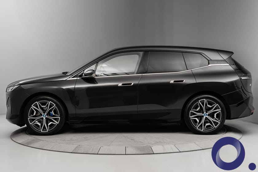 Bilde 2 av BMW iX xDrive40 | Laserlys | Sky Lounge | 4-hjulsstyring