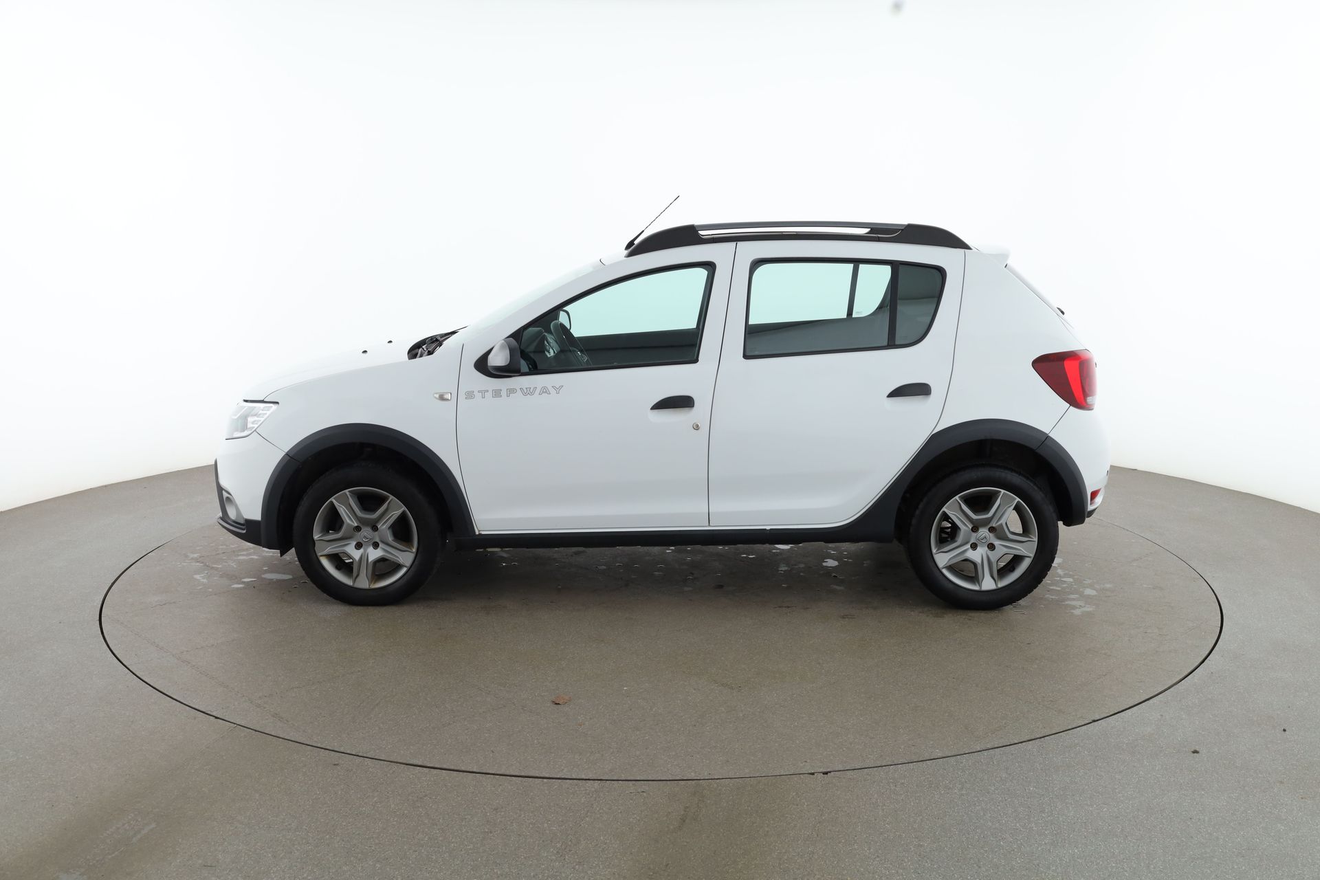 Dacia Sandero Stepway 2017, photo 2/10