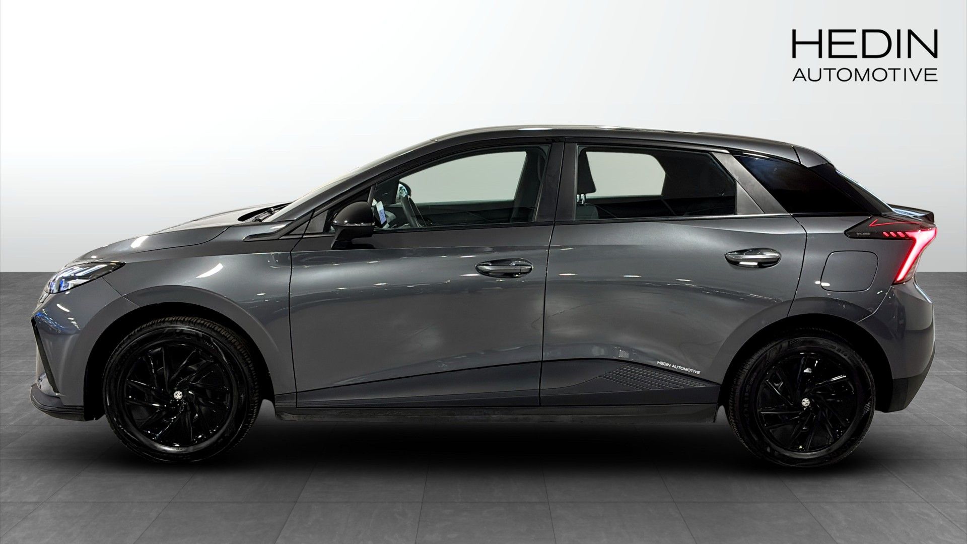 MG MG4 Electric Standard Range 2023, photo 6/9