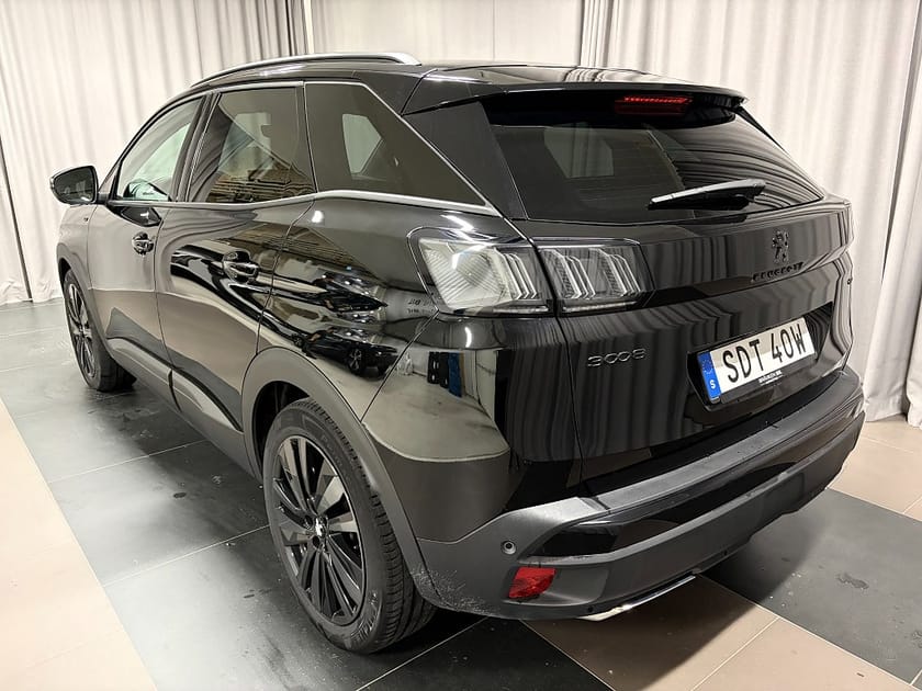 Bild 3 av Peugeot 3008 GT PureTech 130 AUT8 Black Pack Inkl. Vinterhjul