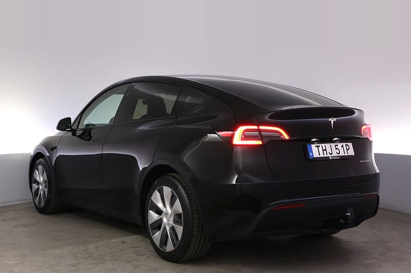 Bild 4 av Tesla Model Y Long Range AWD Autopilot Pano Drag
