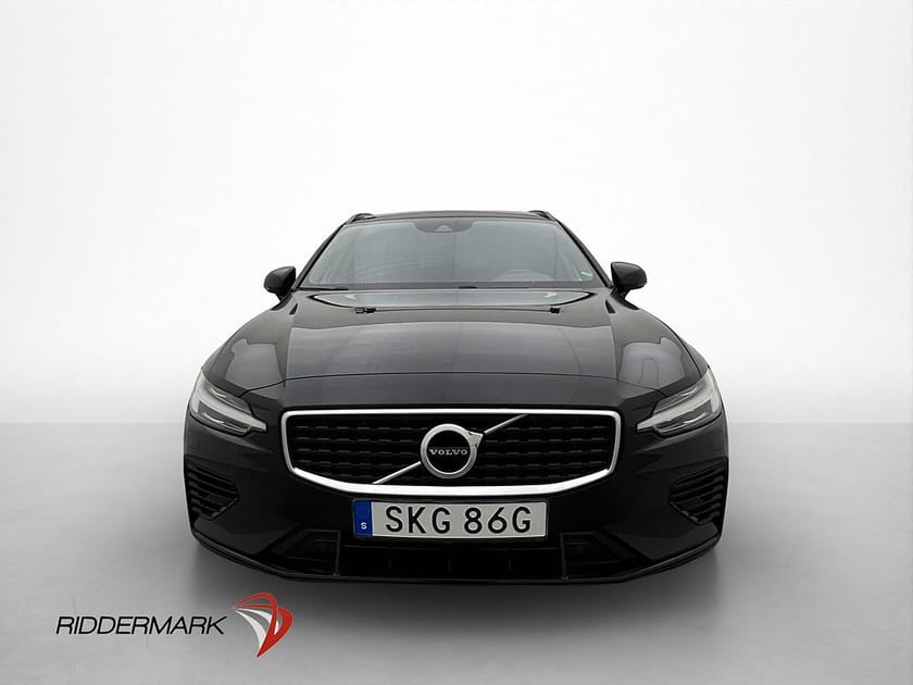 Bild 2 av Volvo V60 T8 AWD R-Design Pano Läder Värmare Orrefors Drag