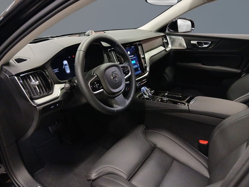 Bild 5 av Volvo V60 T8 AWD Ultra Bright//Bowers&Wilkins//Dragkrok//