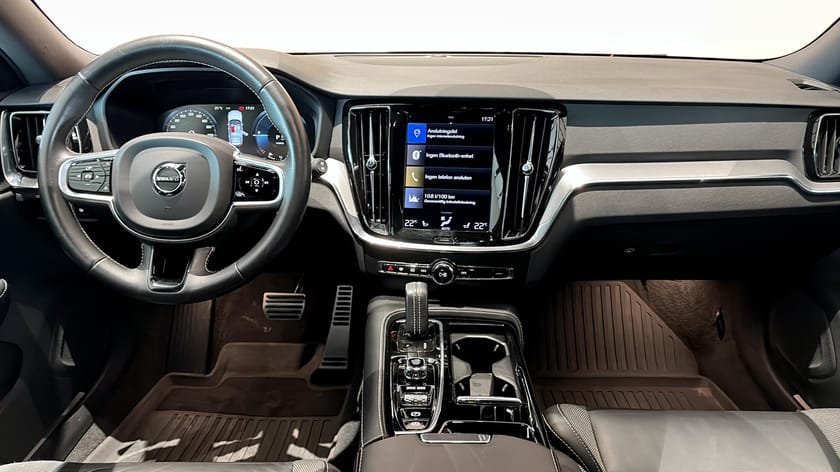Bild 4 av Volvo V60 T8 392hk AWD R-Design Värmare H/K CarPlay Kamera