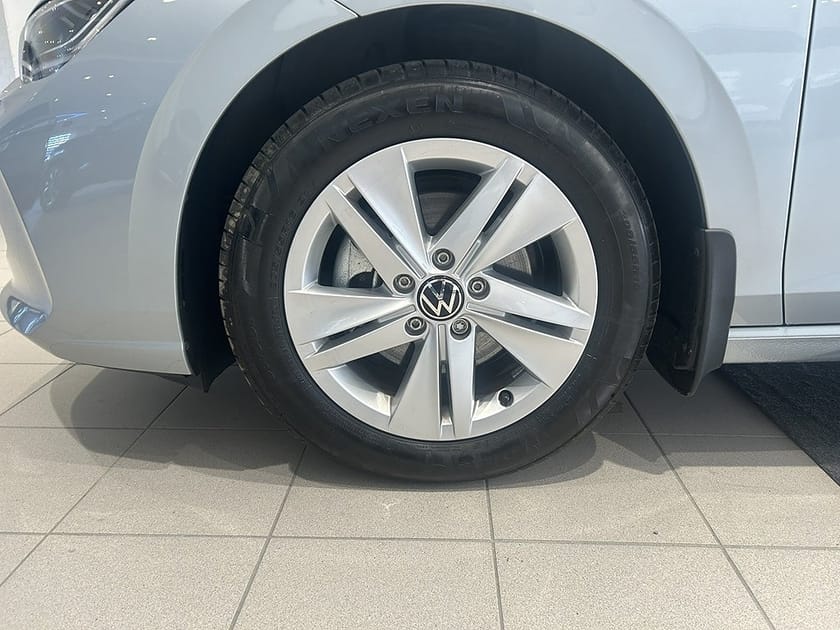 Bild 4 av Volkswagen Golf Sportscombi Sportsvan SC 1.5 eTsi 150hk Dragkrok|B-Kamera