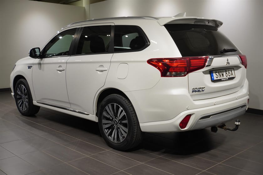 Bild 2 av Mitsubishi Outlander PHEV 4WD Fleet Edition Adpt. Farthållare B-Kamera