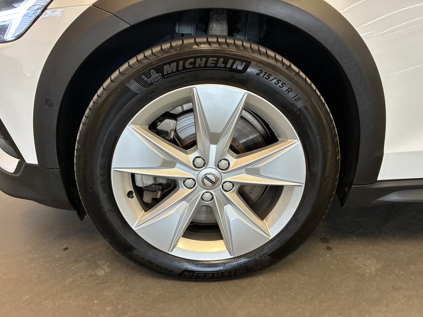 Bild 5 av Volvo V60 Cross Country B4 AWD Diesel Core / Keyless / BLIS / Backkamera / Navigation /