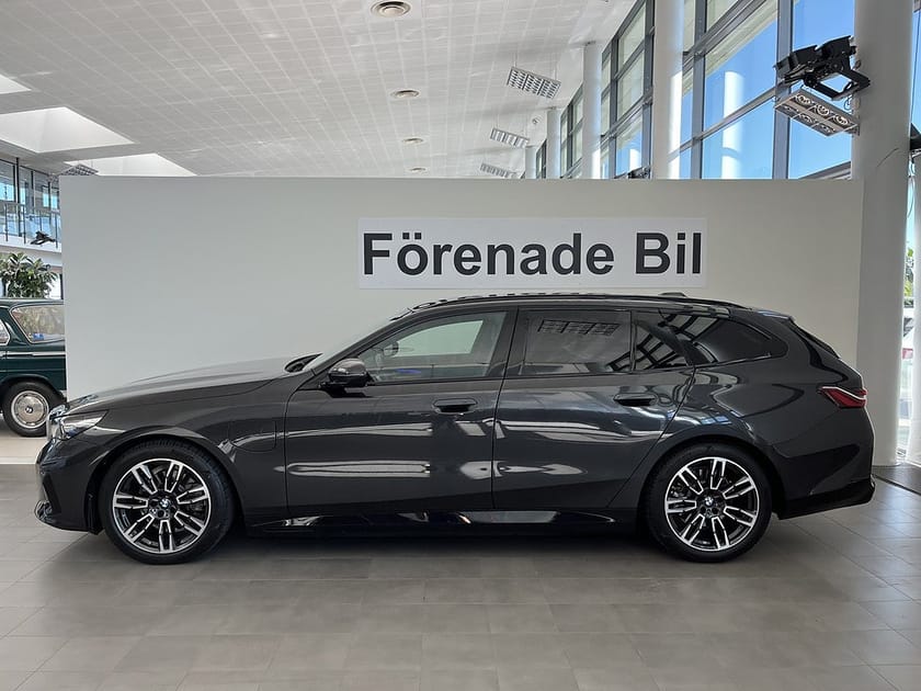 Bild 3 av BMW 530e xDrive Touring M Sport Drag H/K Rattvärme Drive Assist