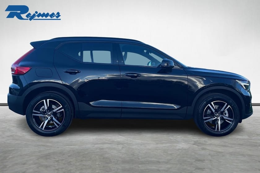Bild 4 av Volvo XC40 B3 FWD Bensin Plus Dark