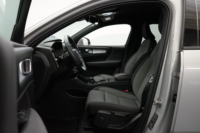 Bild 4 av Volvo XC40 B4 FWD Bensin Core SE II, Baklucka elmanövrerad