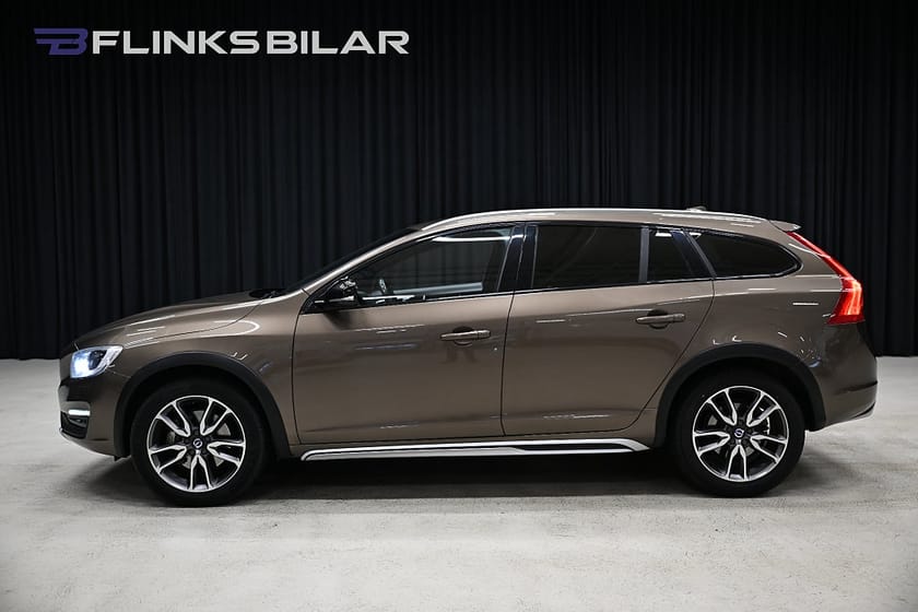 Bild 3 av Volvo V60 Cross Country D3 150HK BusinessAdv|Summum|Drag|H/K|Backkamera|SeUtr!!