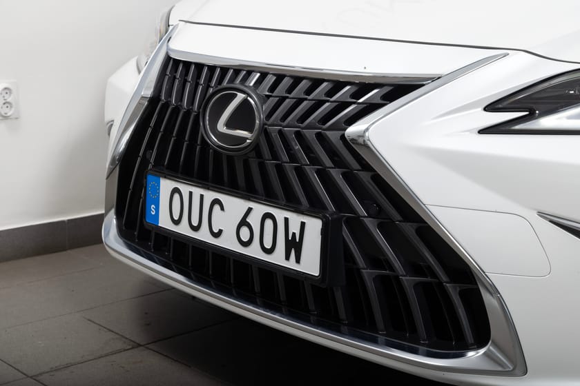 Bild 3 av Lexus ES 300h 2.5 E-CVT 218hk Moms/Glastak/Elstolar/läder