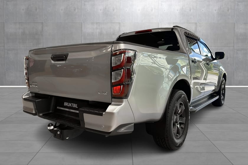 Bilde 5 av Isuzu D-Max Space Cab 1,9D 164HK. Premium, Black Edition. D-Cab.
