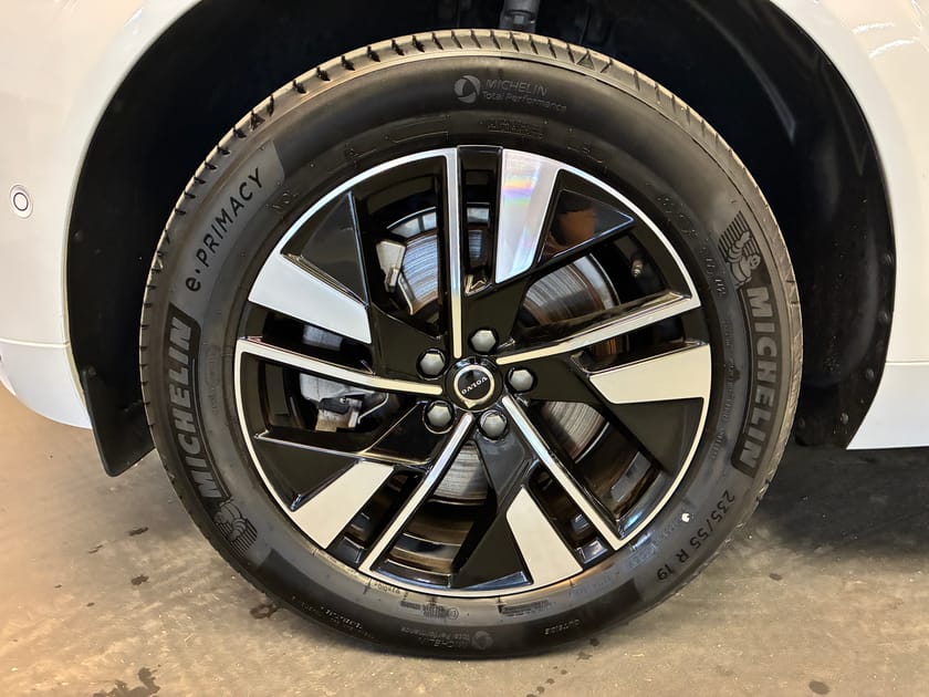Bild 5 av Volvo XC60 T6 Plus Bright Nordic Edition / Panoramatak / Keyless / 360 Kamera / Bowers&Wilkins / Dragkrok /