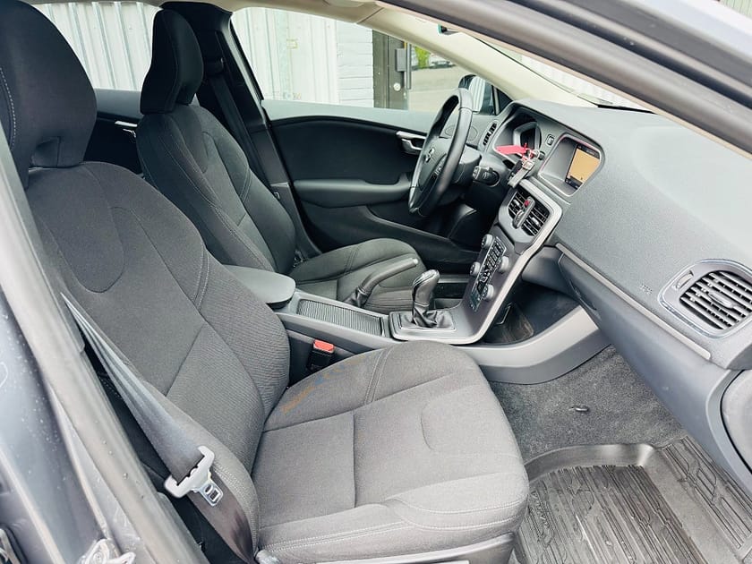 Bild 5 av Volvo V40 T3 152HK BUSINESS / EN ÄGARE / VÄRMARE / 6400Mil